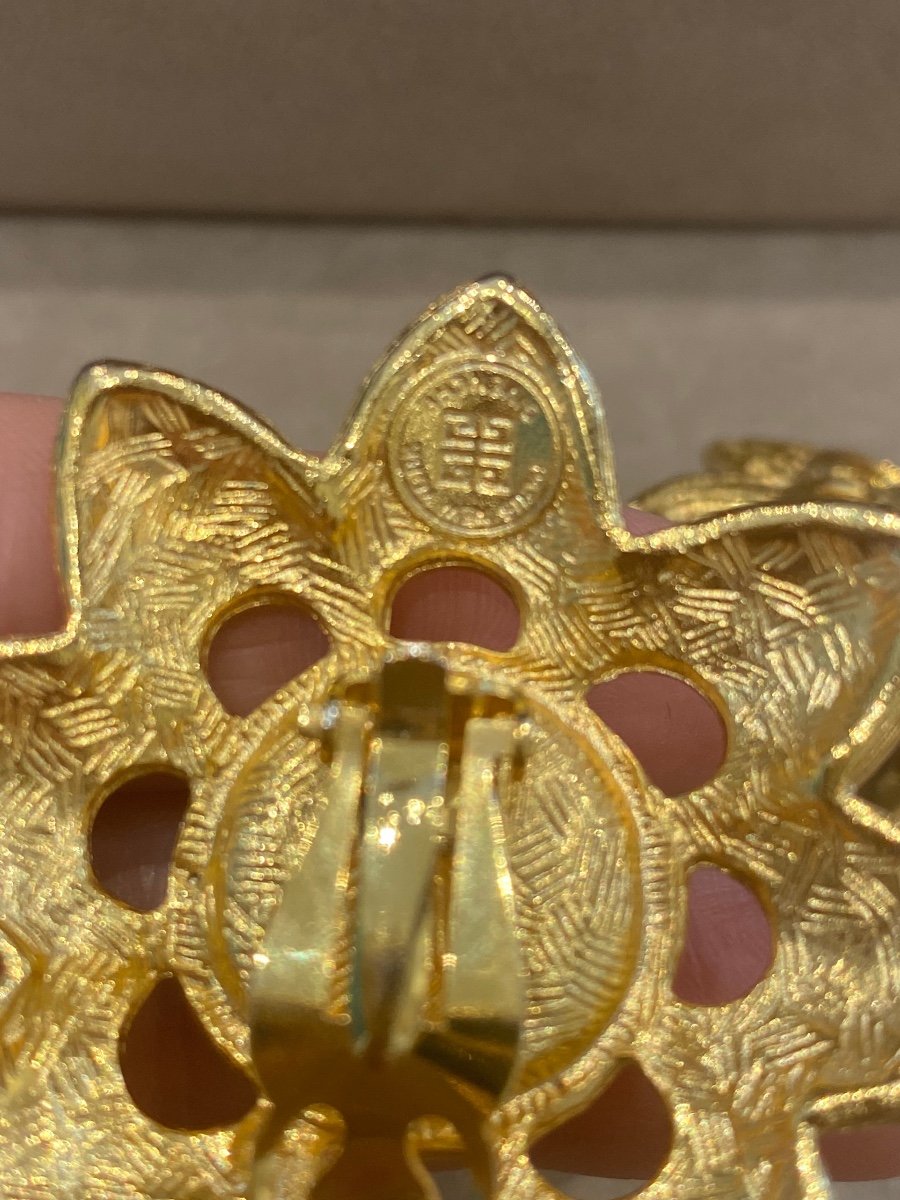 Givenchy, Grandes boucles d'oreilles fleur