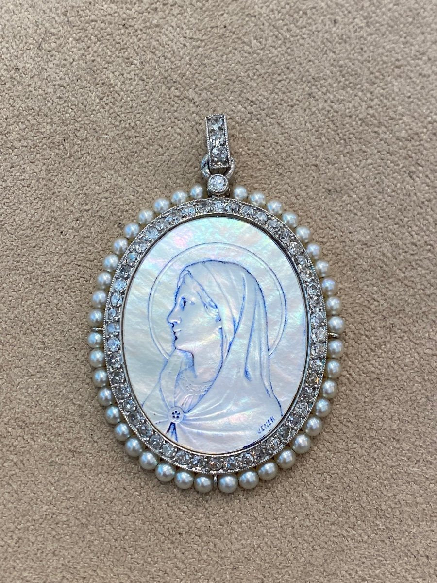 Jener, Médaille De La Vierge Dans Un Entourage De Diamants