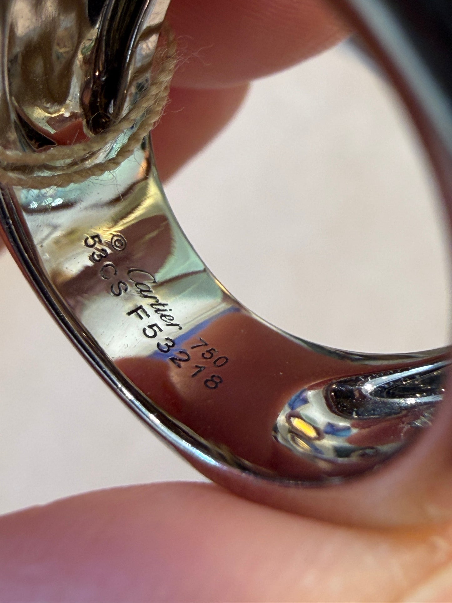 CARTIER, BAGUE NOUVELLE VAGUE OR GRIS
