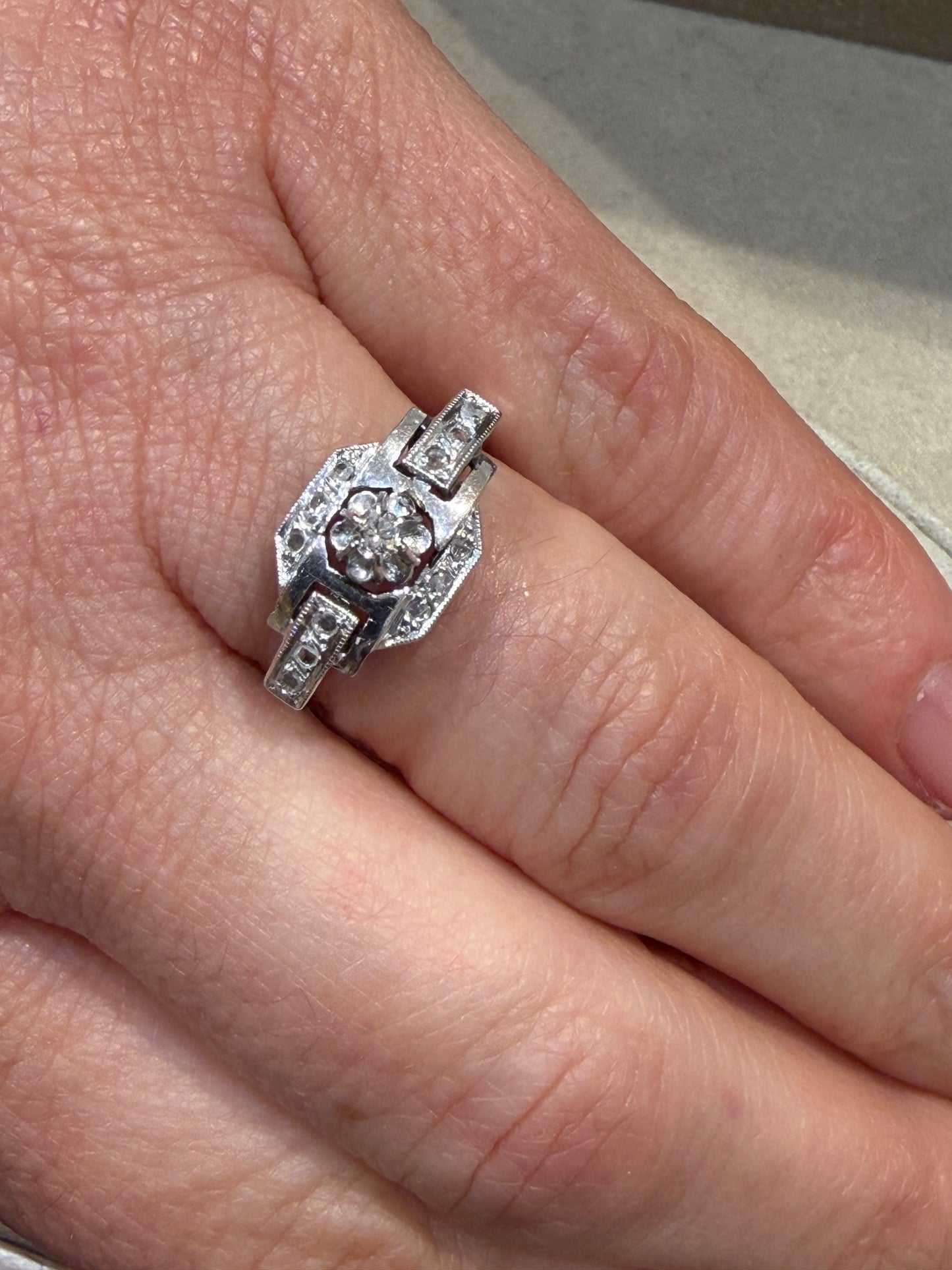 BAGUE ART DECO