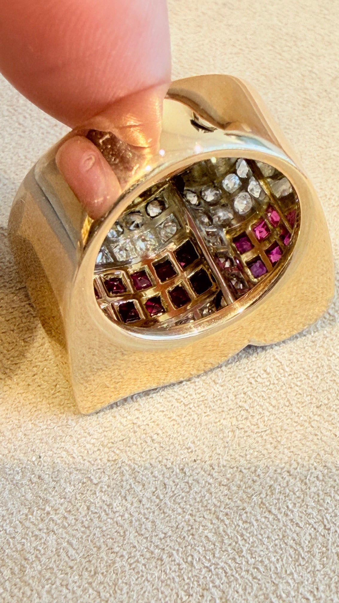 BAGUE TANK
