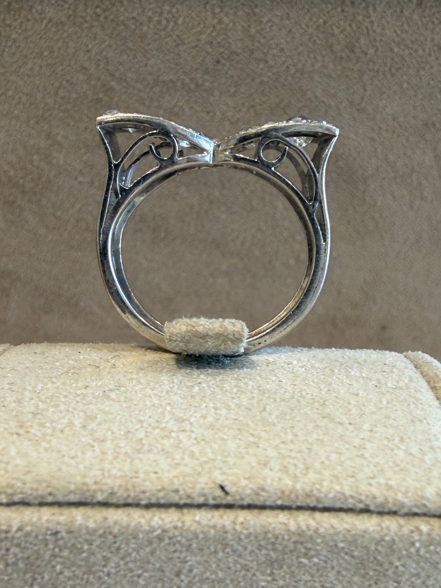 BAGUE NOEUD PAVAGE DE DIAMANTS