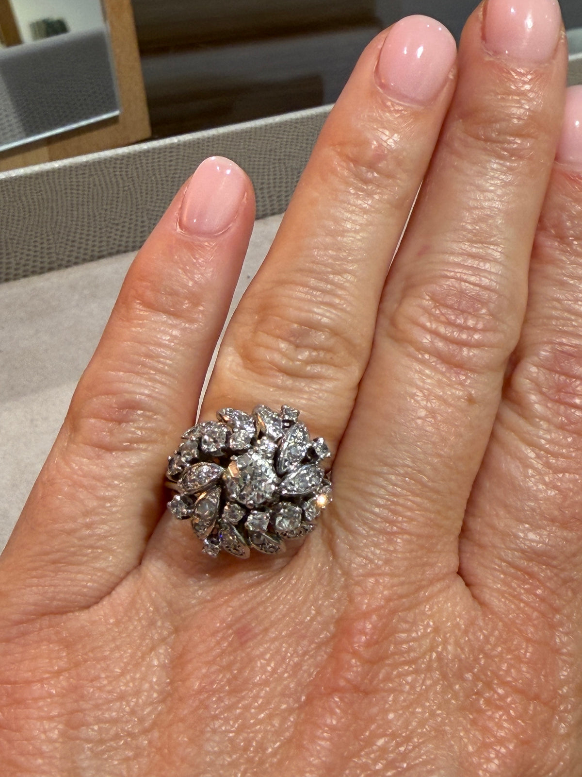BAGUE ANCIENNE FLEUR EN DIAMANTS