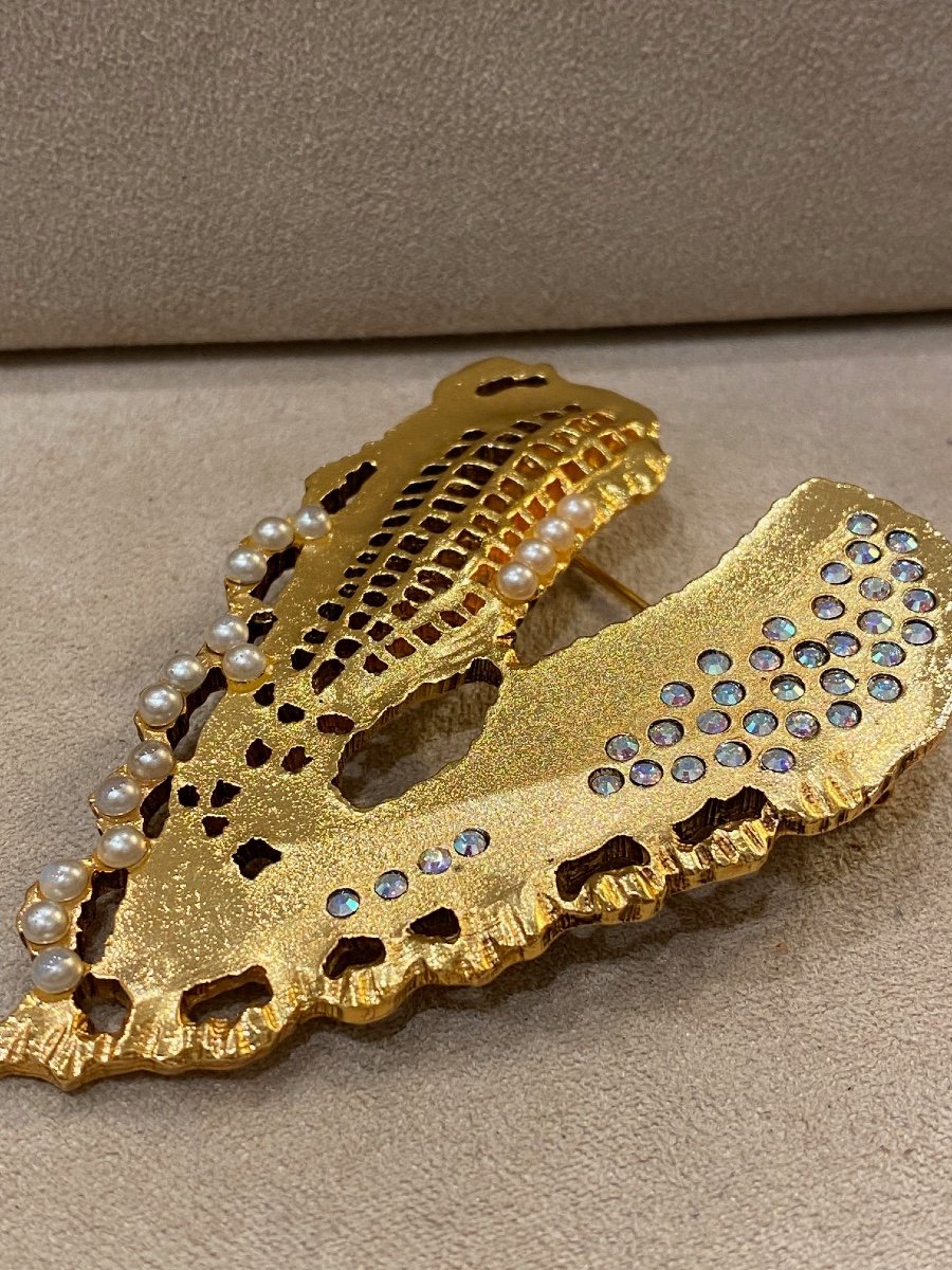 Christian Lacroix, Broche coeur perles et strass fantaisie
