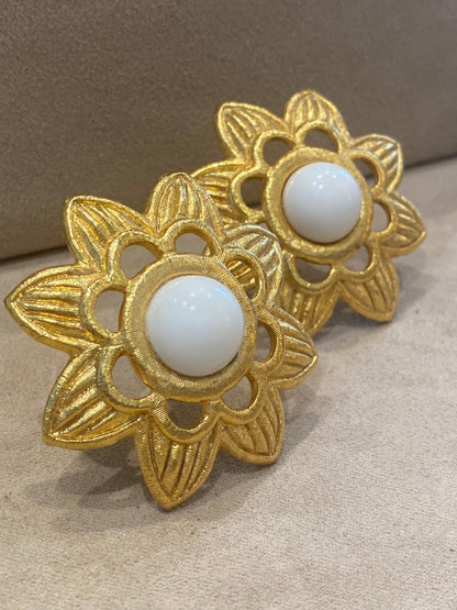 Givenchy, Grandes boucles d'oreilles fleur