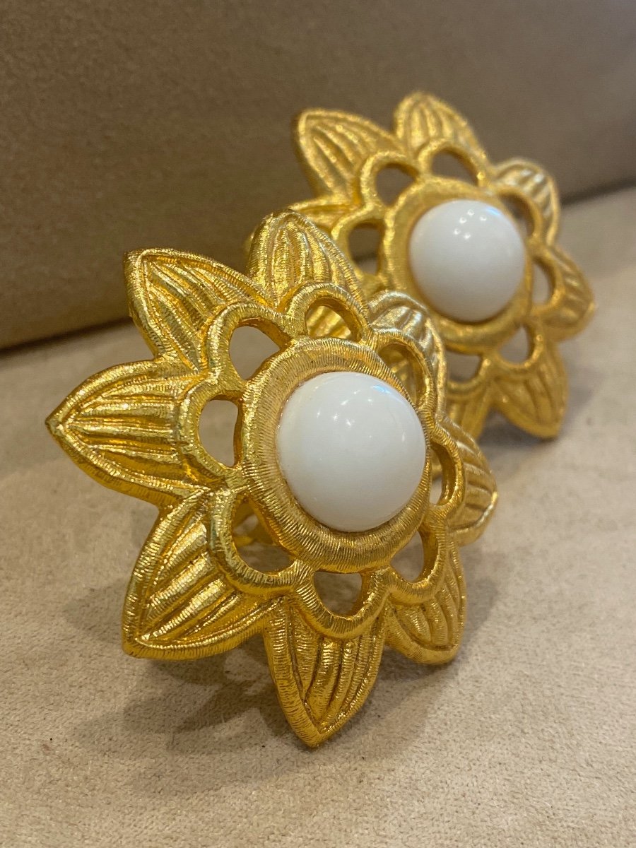 Givenchy, Grandes boucles d'oreilles fleur
