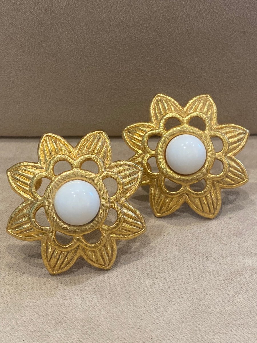 Givenchy, Grandes boucles d'oreilles fleur