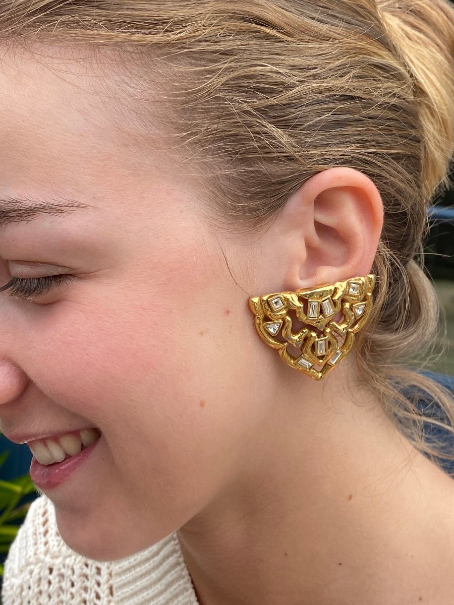 Yves Saint Laurent, Rares boucles d'oreilles "ottomanes"