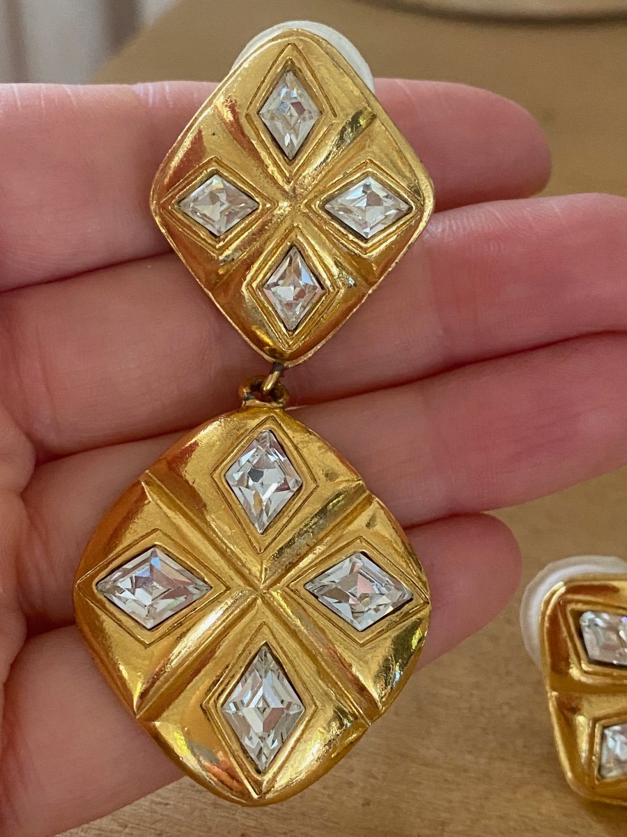 Chanel, Rare boucles d'oreilles pendantes & cristaux Swarovski