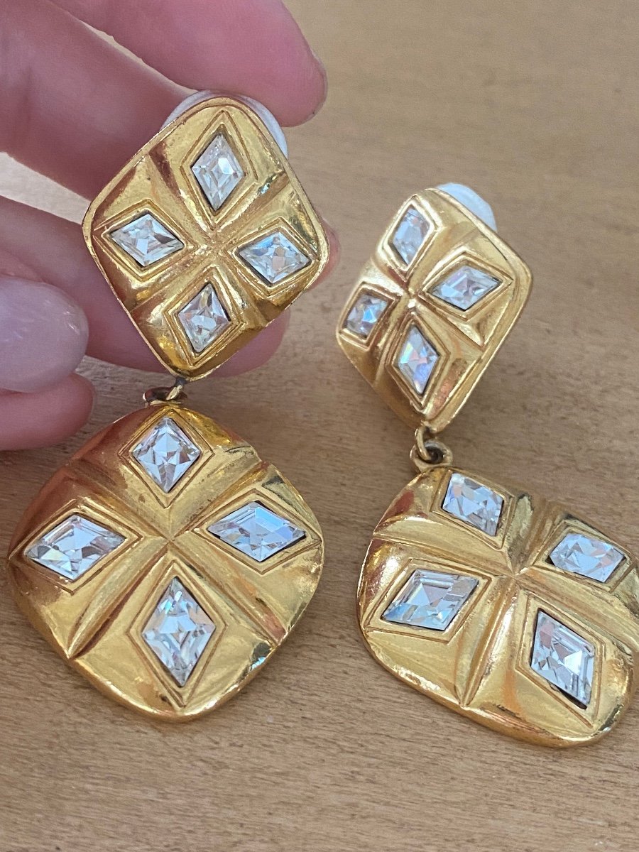 Chanel, Rare boucles d'oreilles pendantes & cristaux Swarovski