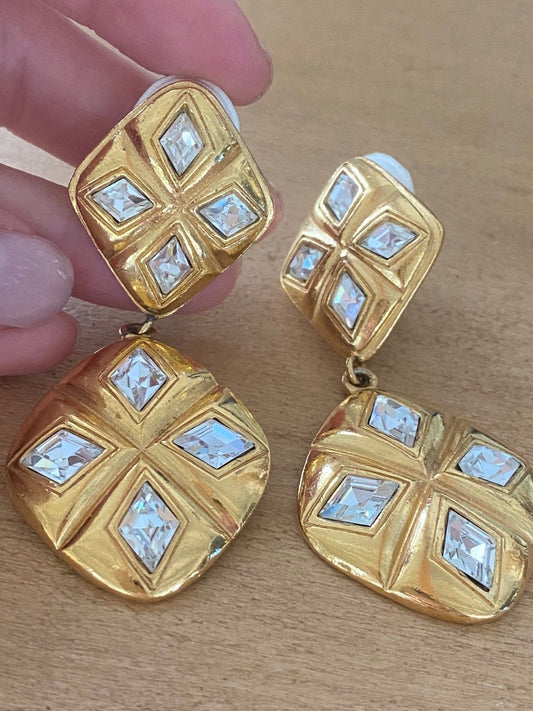 Chanel, Rare boucles d'oreilles pendantes & cristaux Swarovski