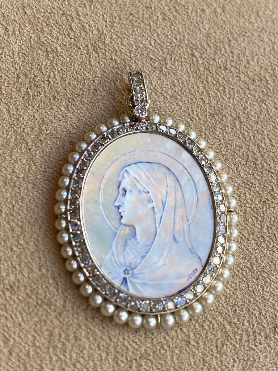 Jener, Médaille De La Vierge Dans Un Entourage De Diamants