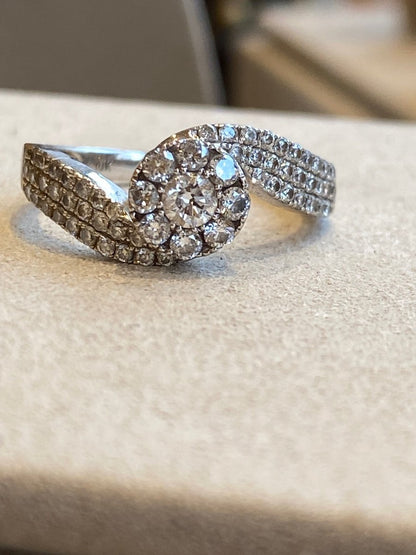 Bague Tourbillon Diamants Et Or Gris