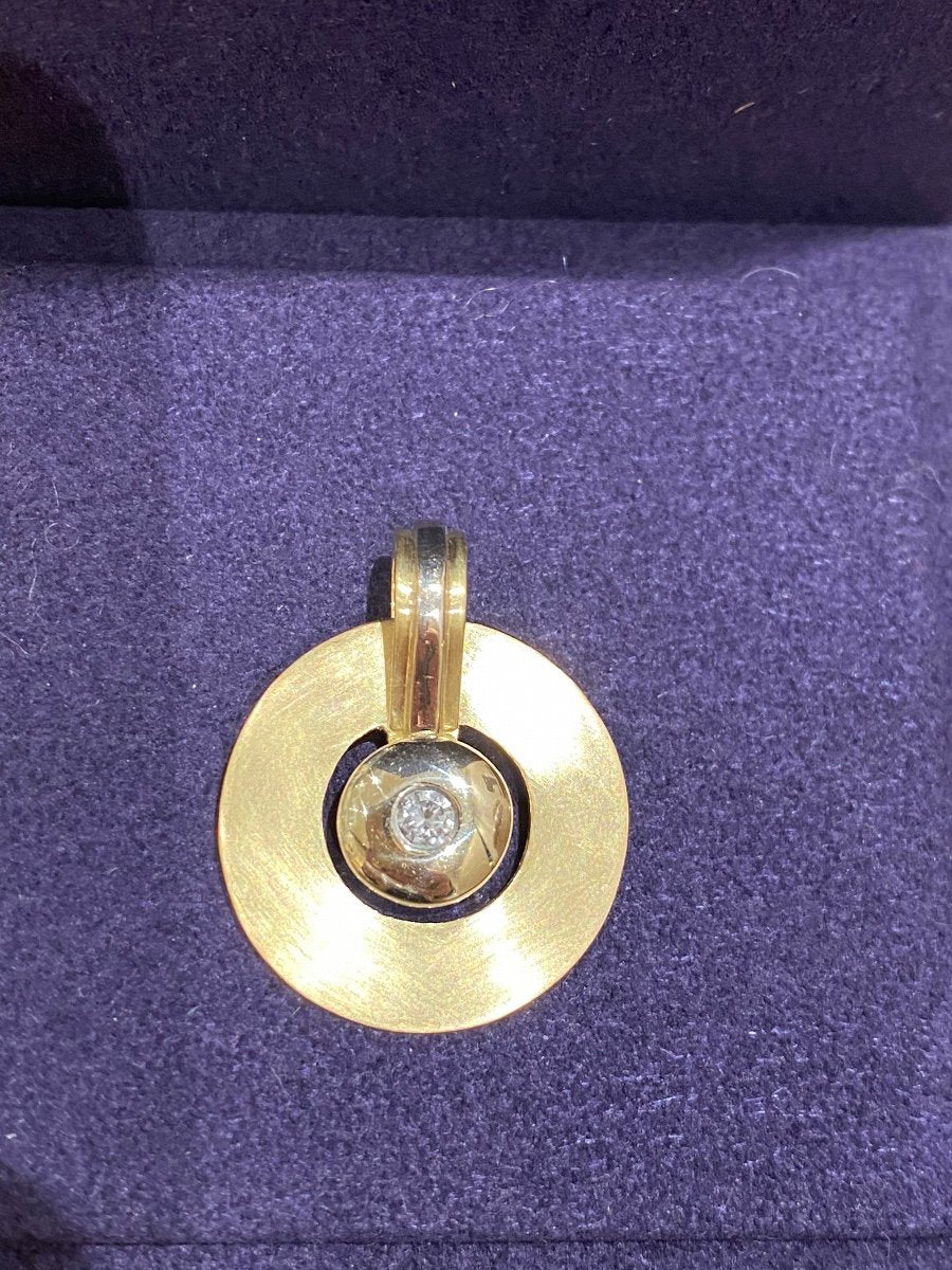Janine Renard, Modernist two-tone gold and diamond disc pendant