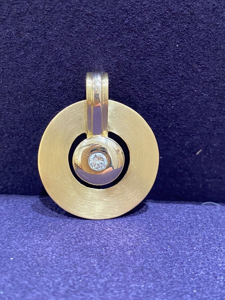 Janine Renard, Modernist two-tone gold and diamond disc pendant