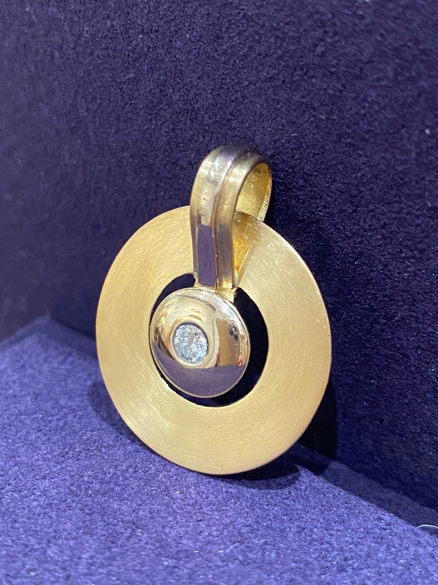 Janine Renard, Modernist two-tone gold and diamond disc pendant