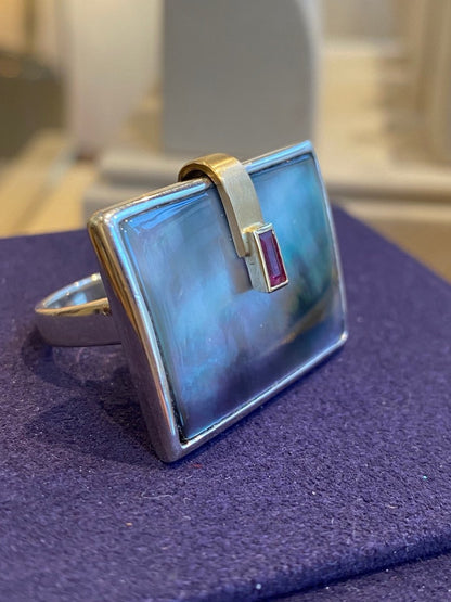Janine Renard (1947), Modernist Mother-of-Pearl and Ruby Ring
