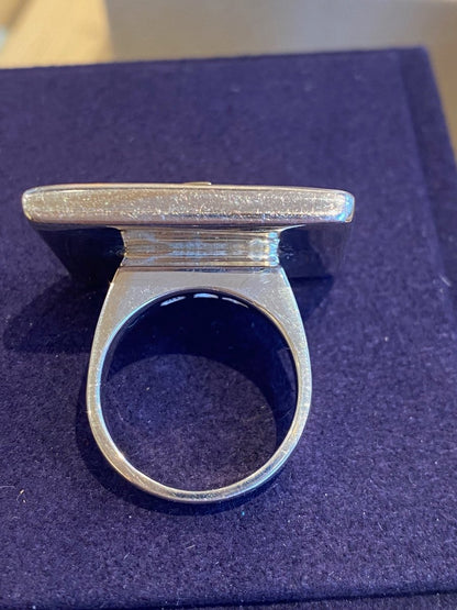 Janine Renard (1947), Modernist Mother-of-Pearl and Ruby Ring