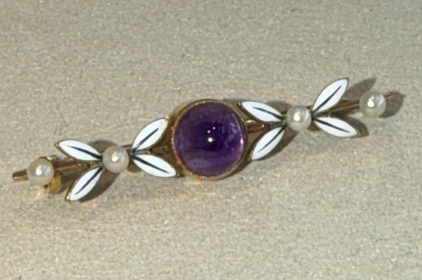 BROCHE ANCIENNE AMETHYSTE, EMAIL & PERLES