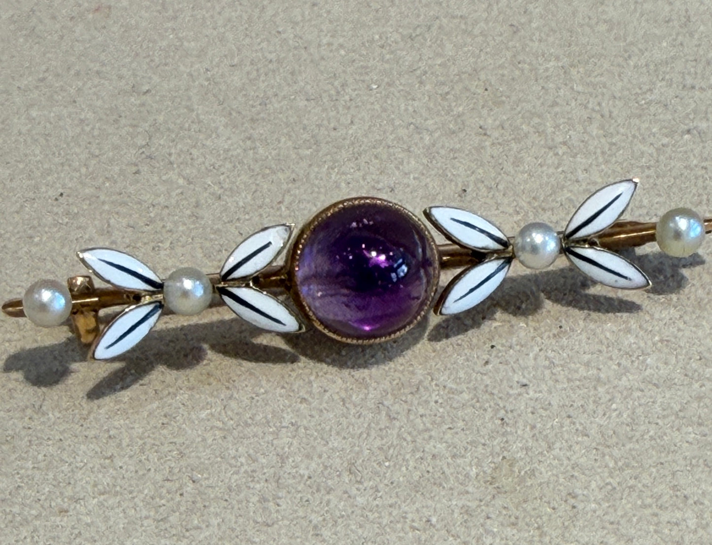 BROCHE ANCIENNE AMETHYSTE, EMAIL & PERLES