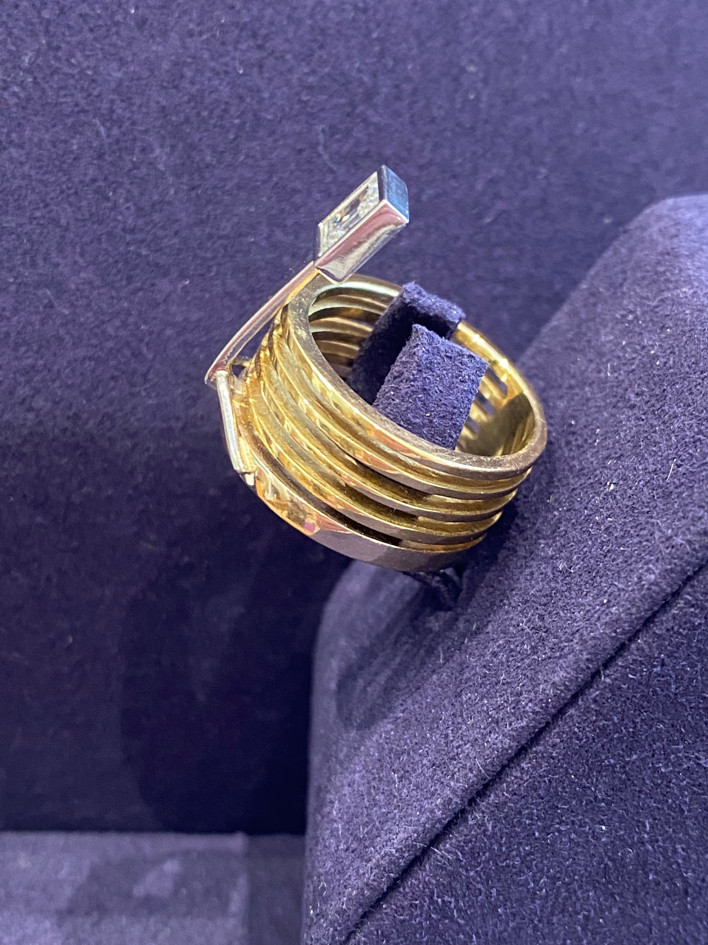 Janine Renard (1947), Modernist Gold & Diamond Tiara Ring