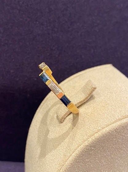 Demi alliance en or diamants & saphirs