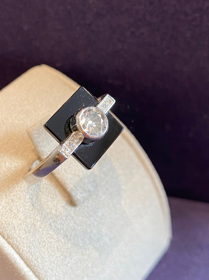 BAGUE STYLE ART DECO, DIAMANTS & ONYX