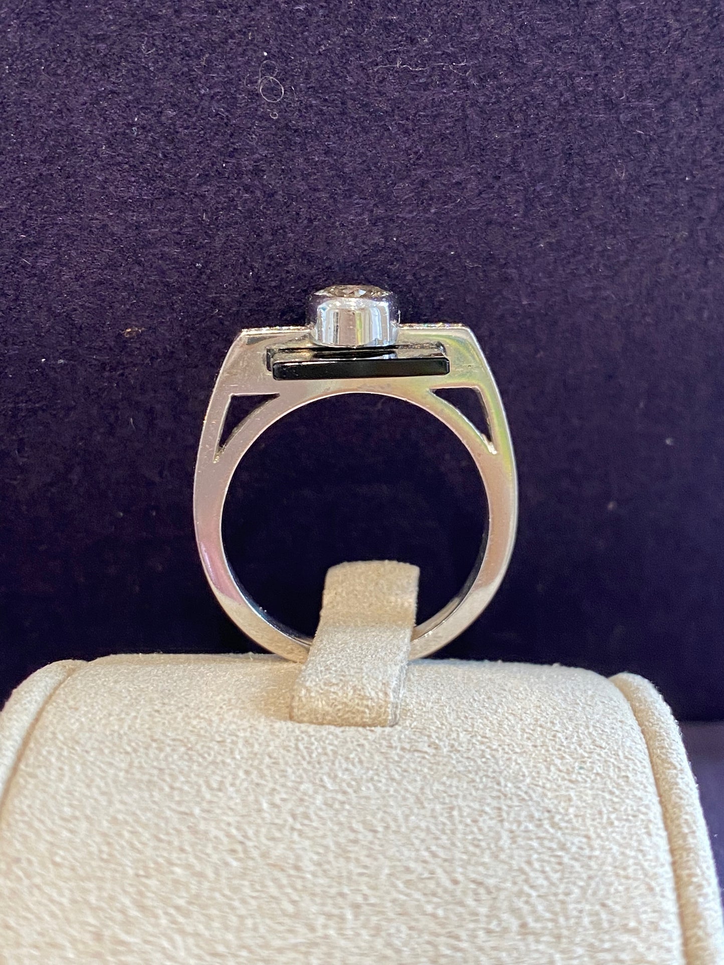 BAGUE STYLE ART DECO, DIAMANTS & ONYX