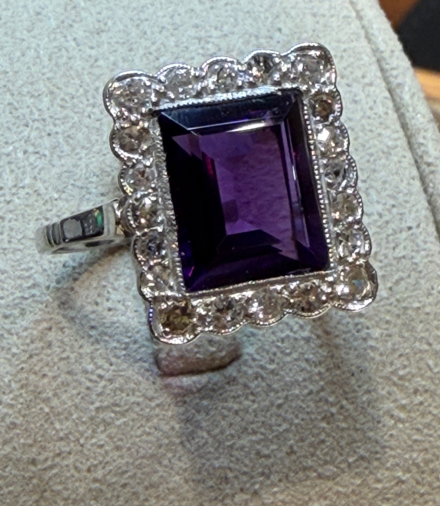BAGUE ANCIENNE AMETHYSTE & DIAMANTS