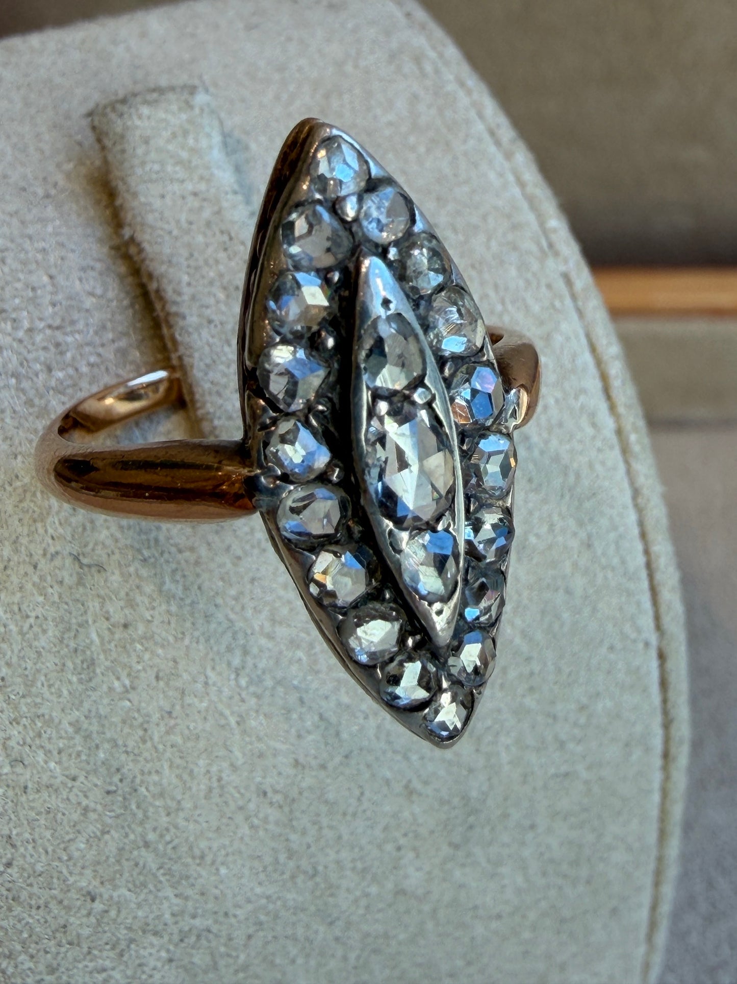BAGUE MARQUISE DIAMANTS  XIXE S.