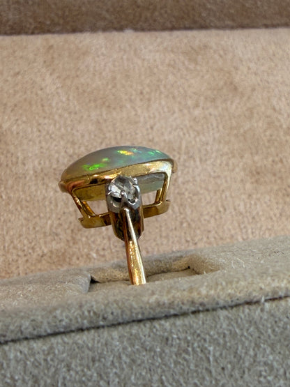 BAGUE ANCIENNE OPALE & DIAMANTS