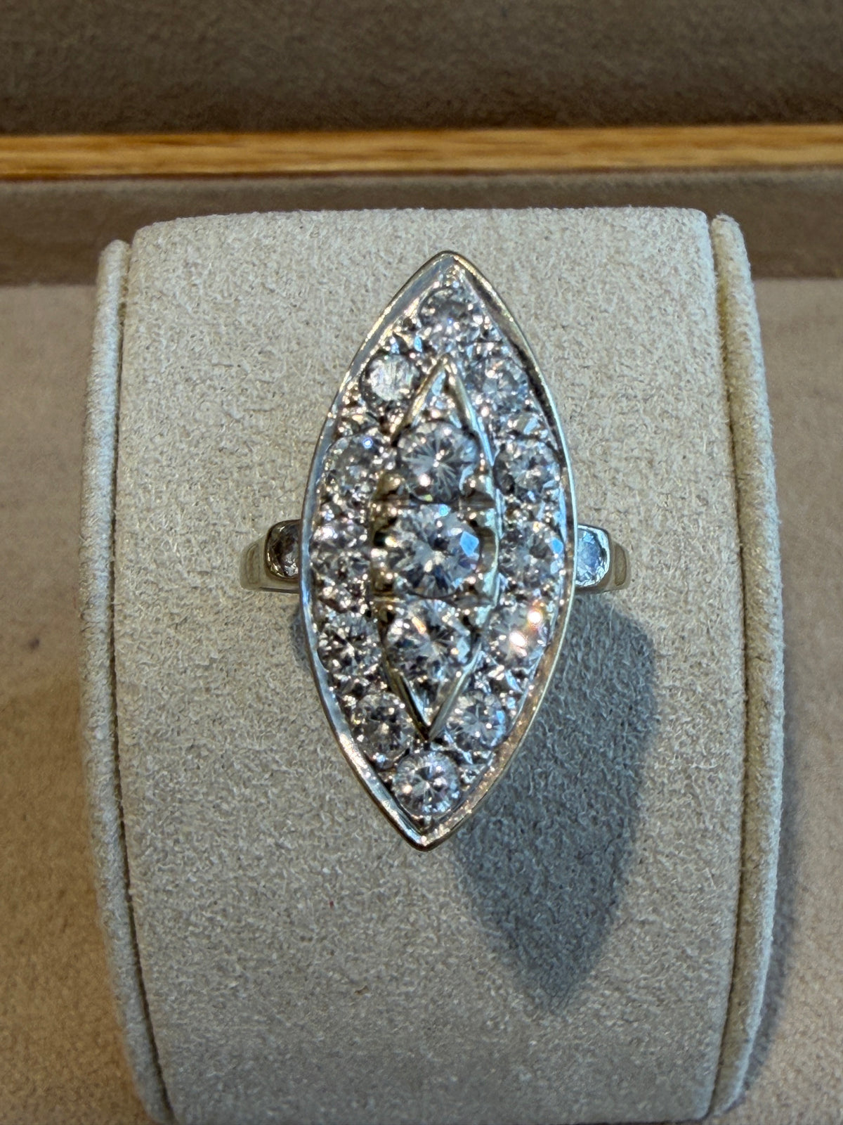 BAGUE MARQUISE DIAMANTS