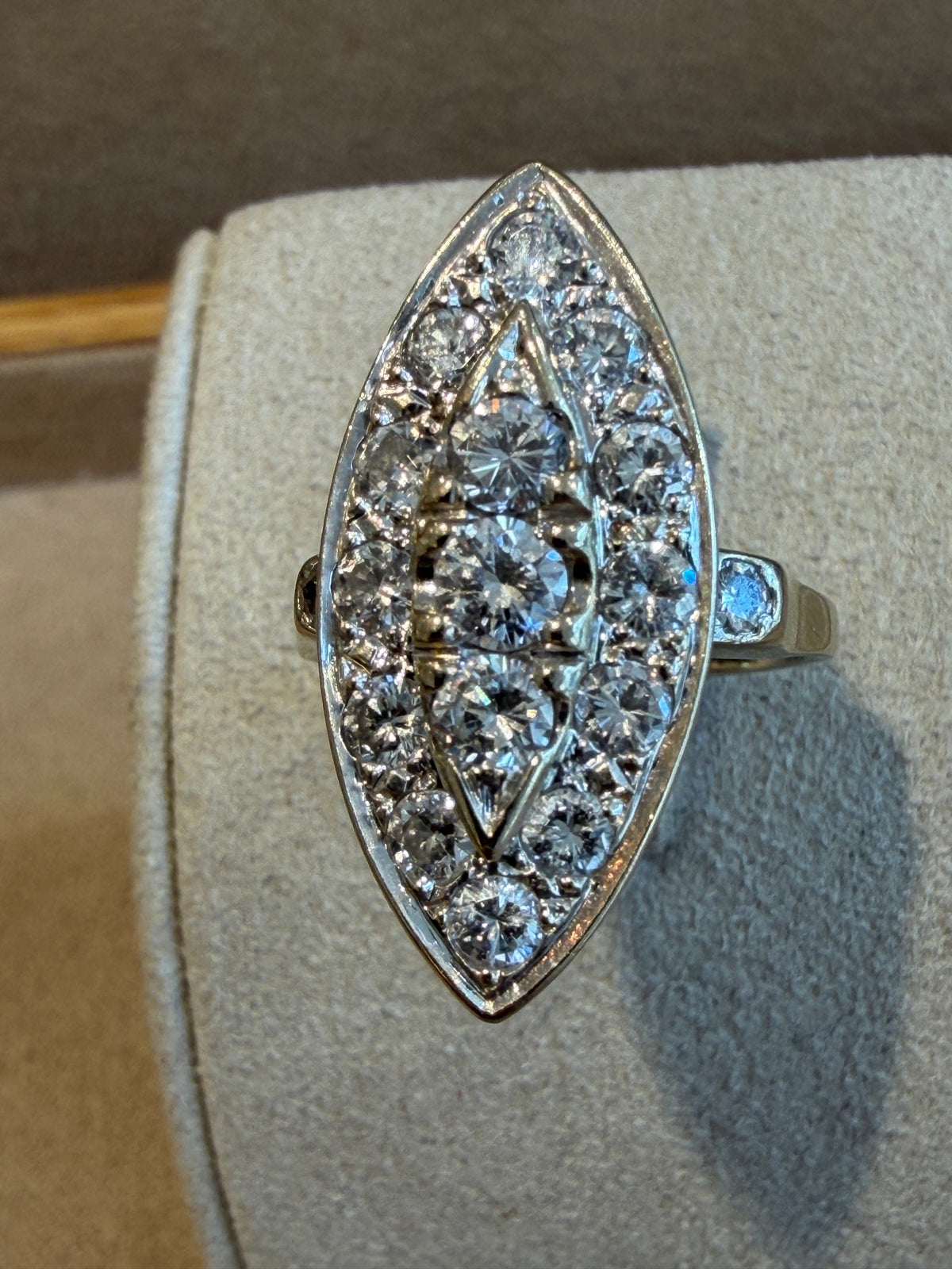 BAGUE MARQUISE DIAMANTS
