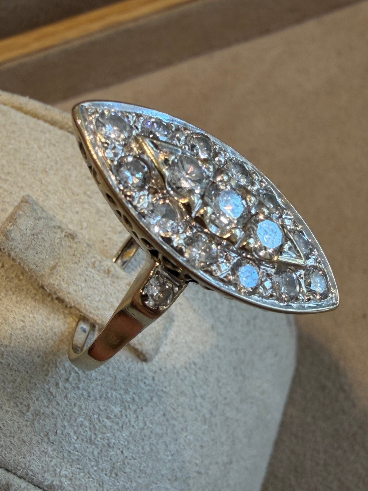 BAGUE MARQUISE DIAMANTS