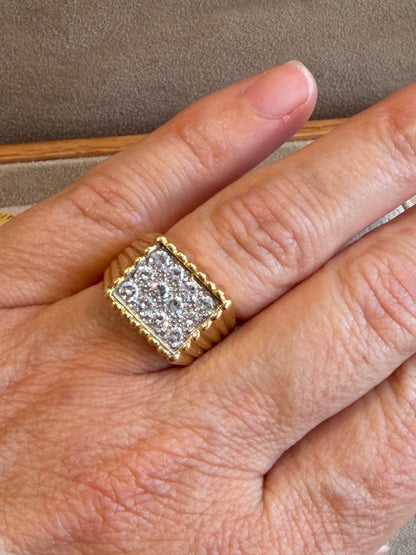BAGUE CHEVALIERE EN OR  & DIAMANTS