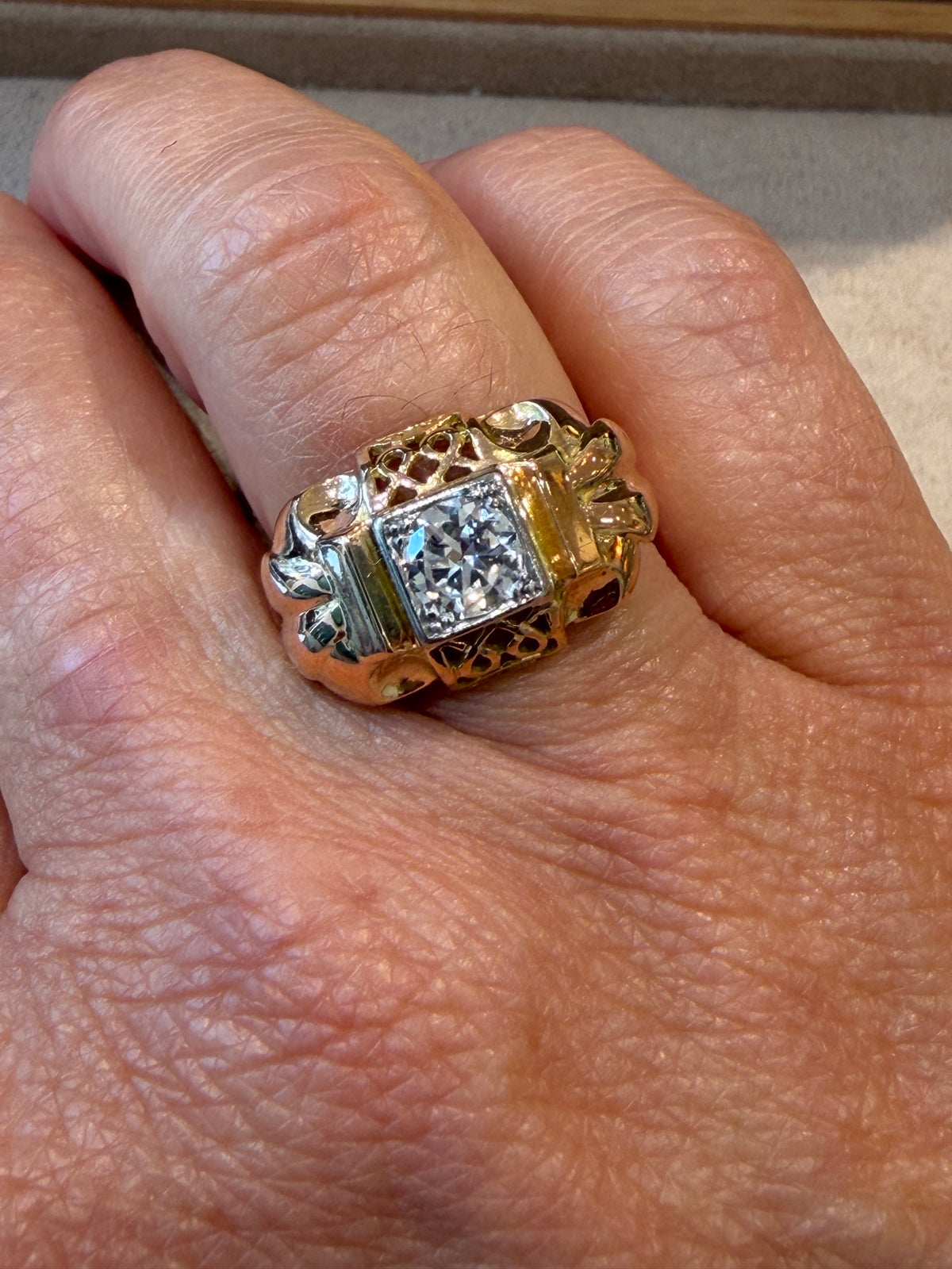 BAGUE TANK