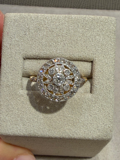 BAGUE ANCIENNE ROSACE EN DIAMANTS