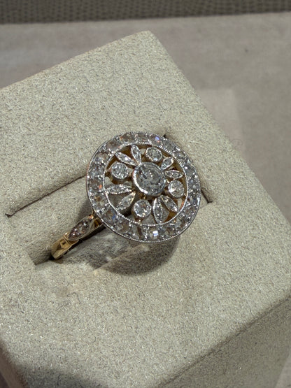 BAGUE ANCIENNE ROSACE EN DIAMANTS