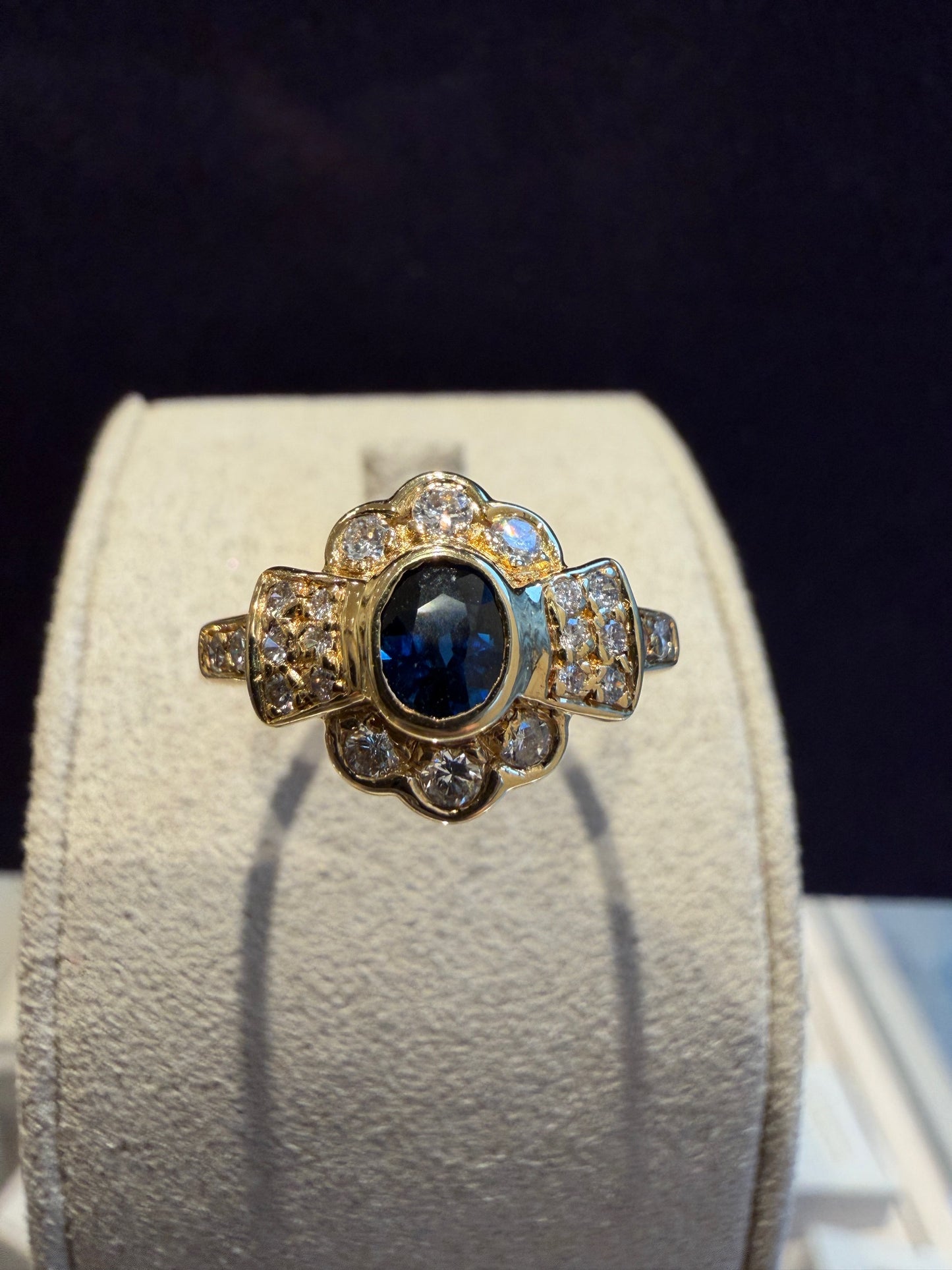 BAGUE MODERNE DIAMANTS & SAPHIR