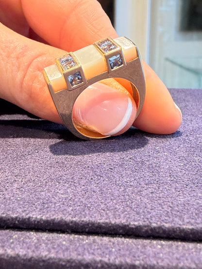BAGUE MODERNISTE NACRE & SAPHIRS