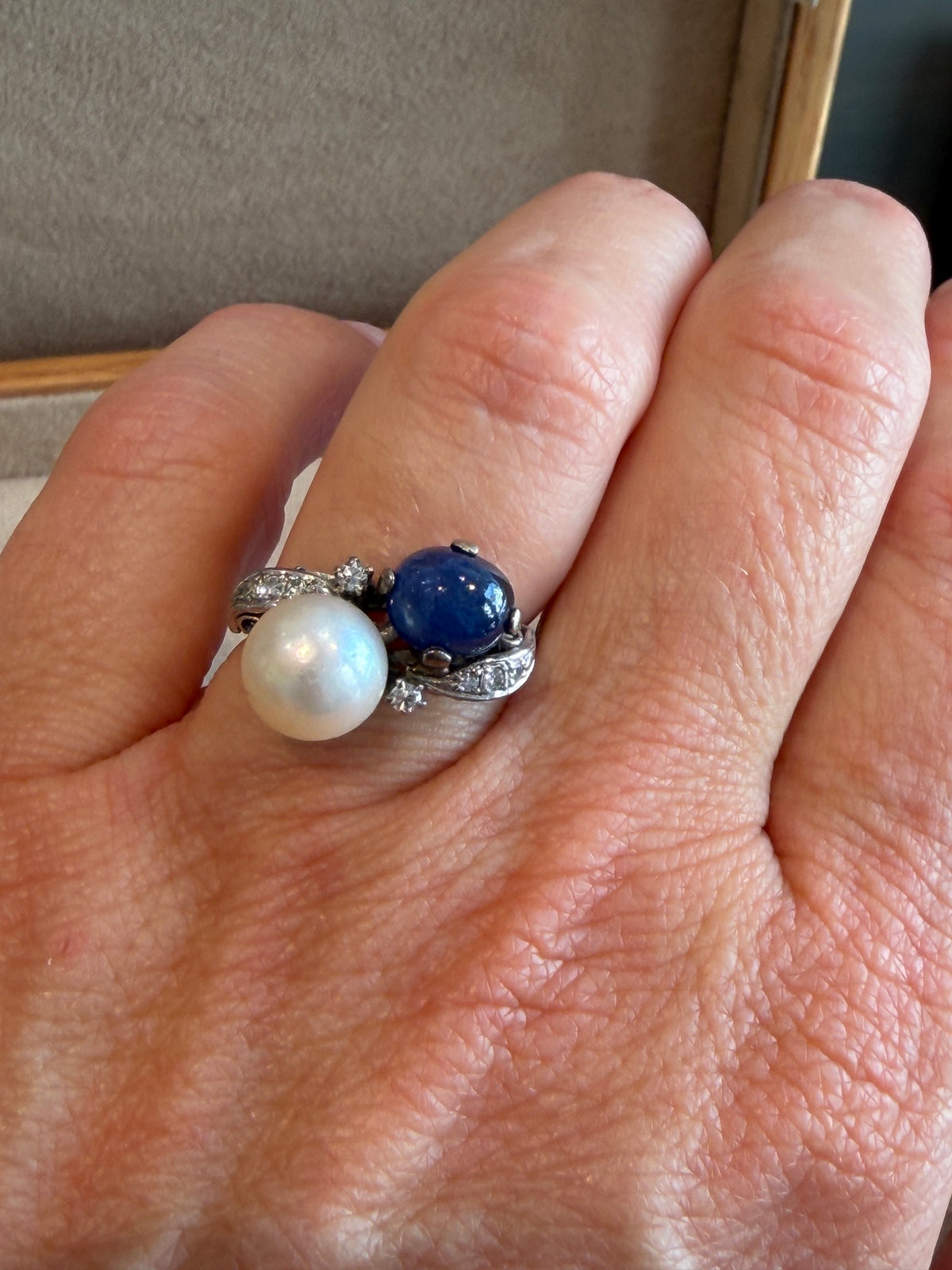 BAGUE ANCIENNE TOI & MOI PERLE & SAPHIR CABOCHON