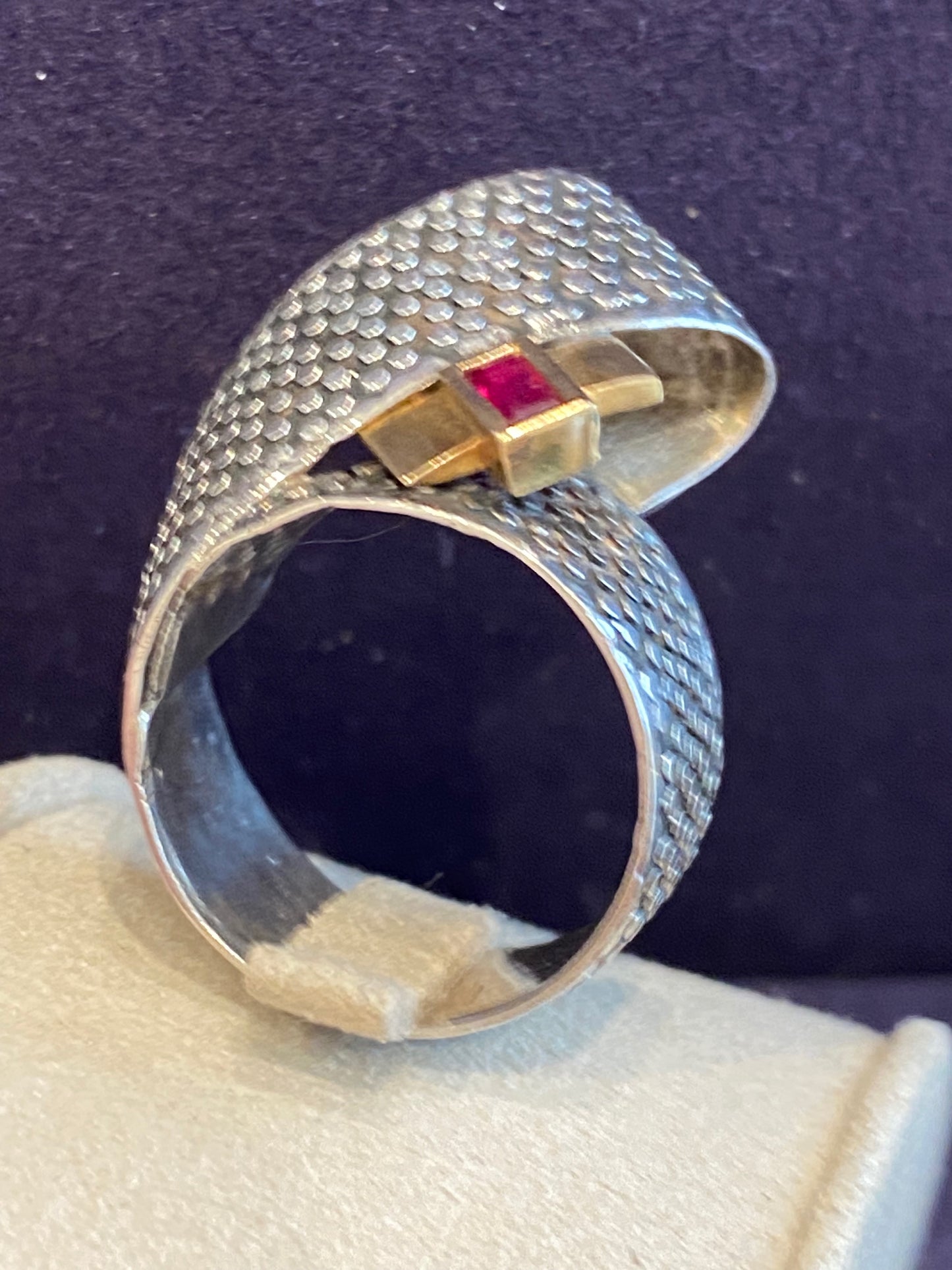 JANINE RENARD (1947), BAGUE MODERNISTE