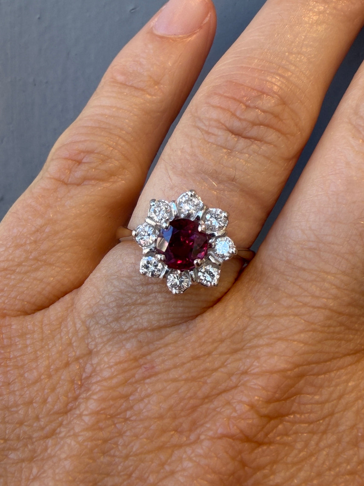 BAGUE MARGUERITE RUBIS  & DIAMANTS