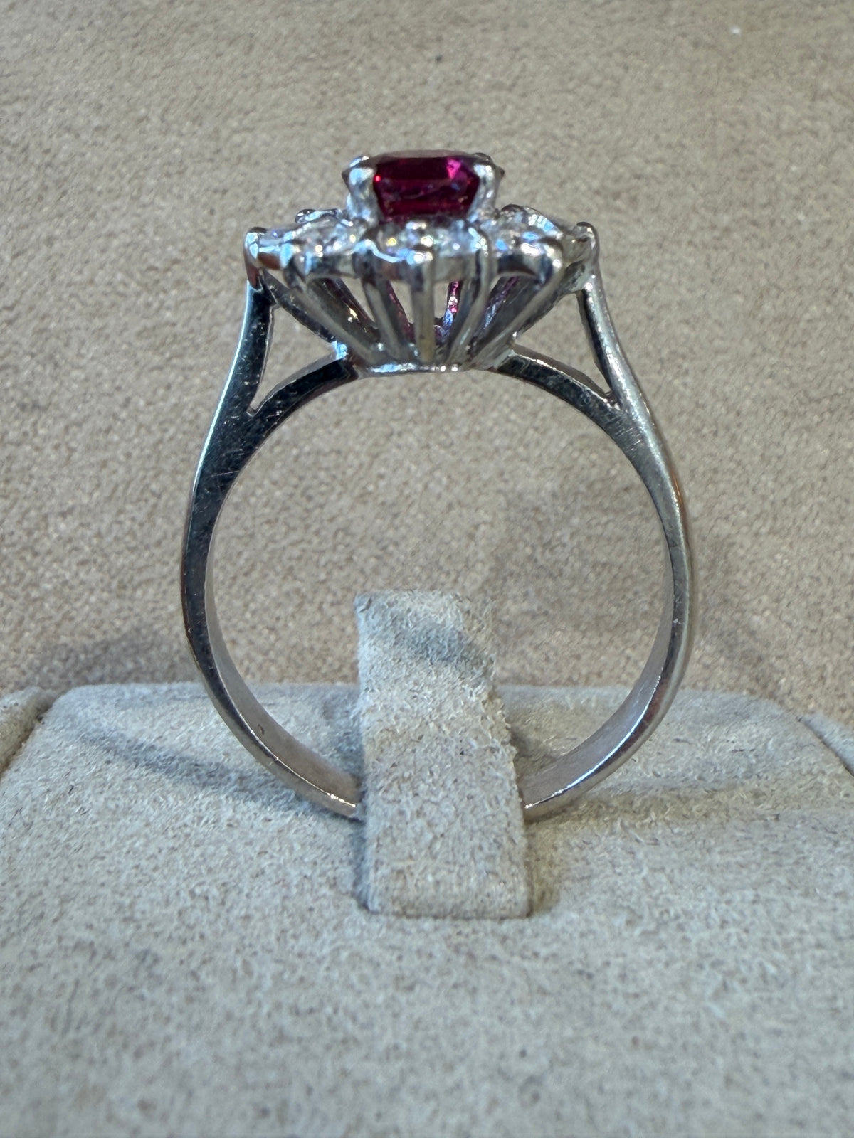 BAGUE MARGUERITE RUBIS  & DIAMANTS