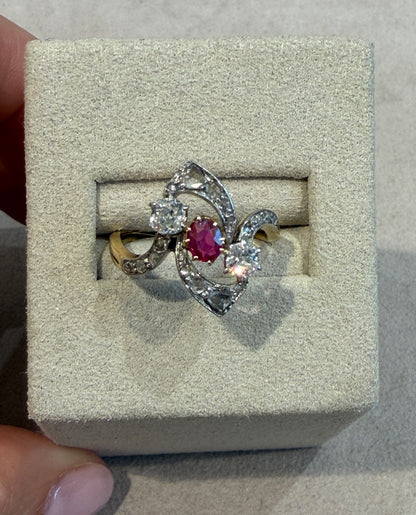 BAGUE ANCIENNE RUBIS & DIAMANTS