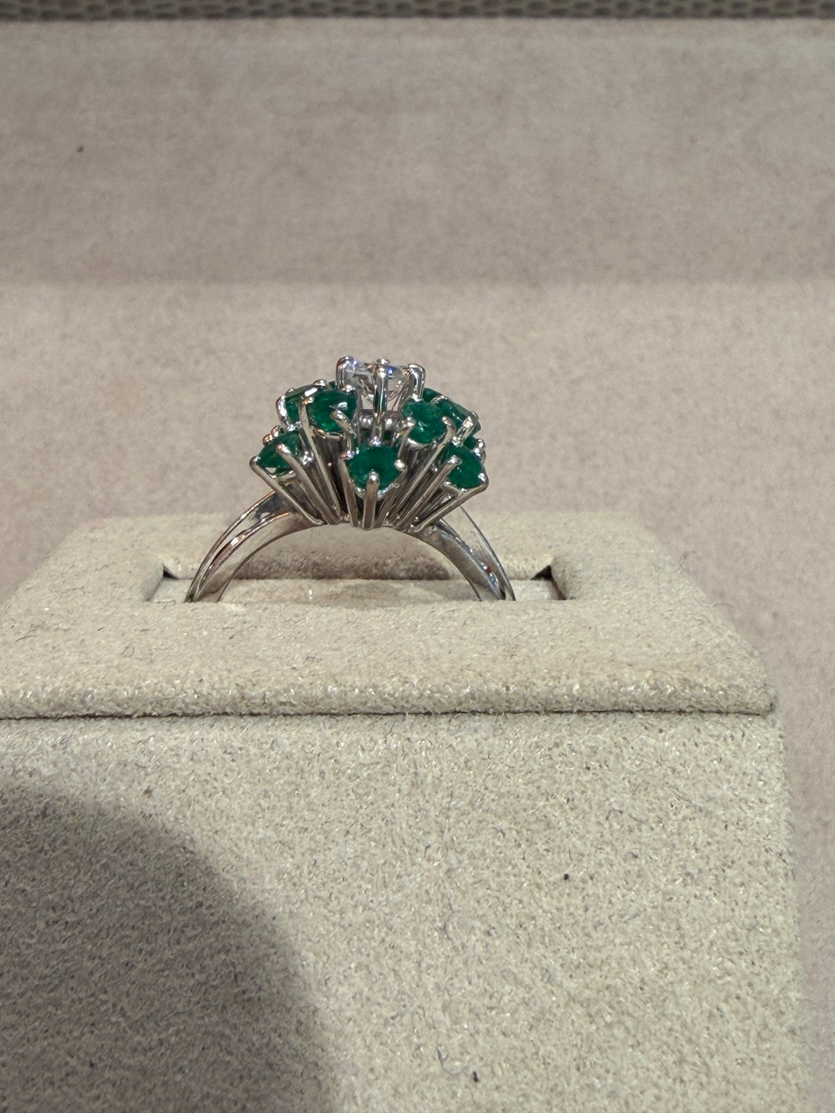 BAGUE ANCIENNE EMERAUDES & DIAMANTS