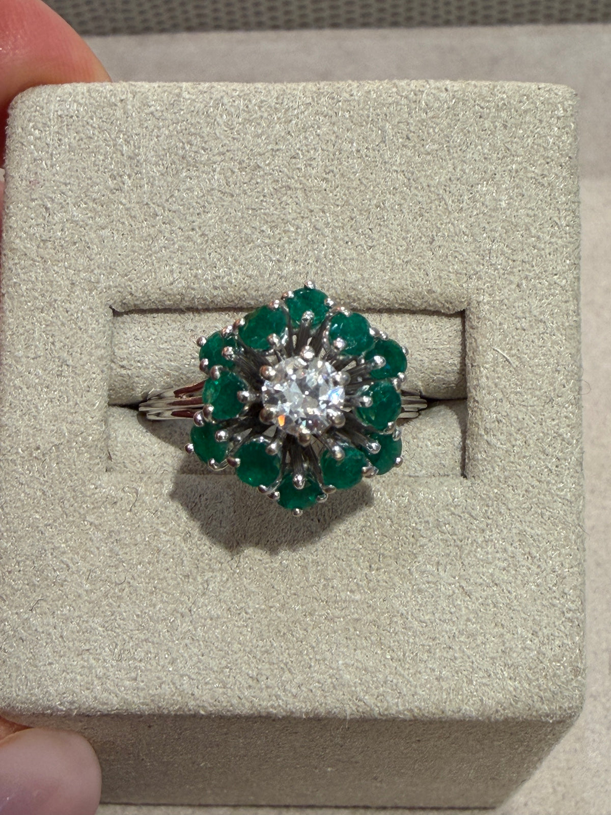 BAGUE ANCIENNE EMERAUDES & DIAMANTS