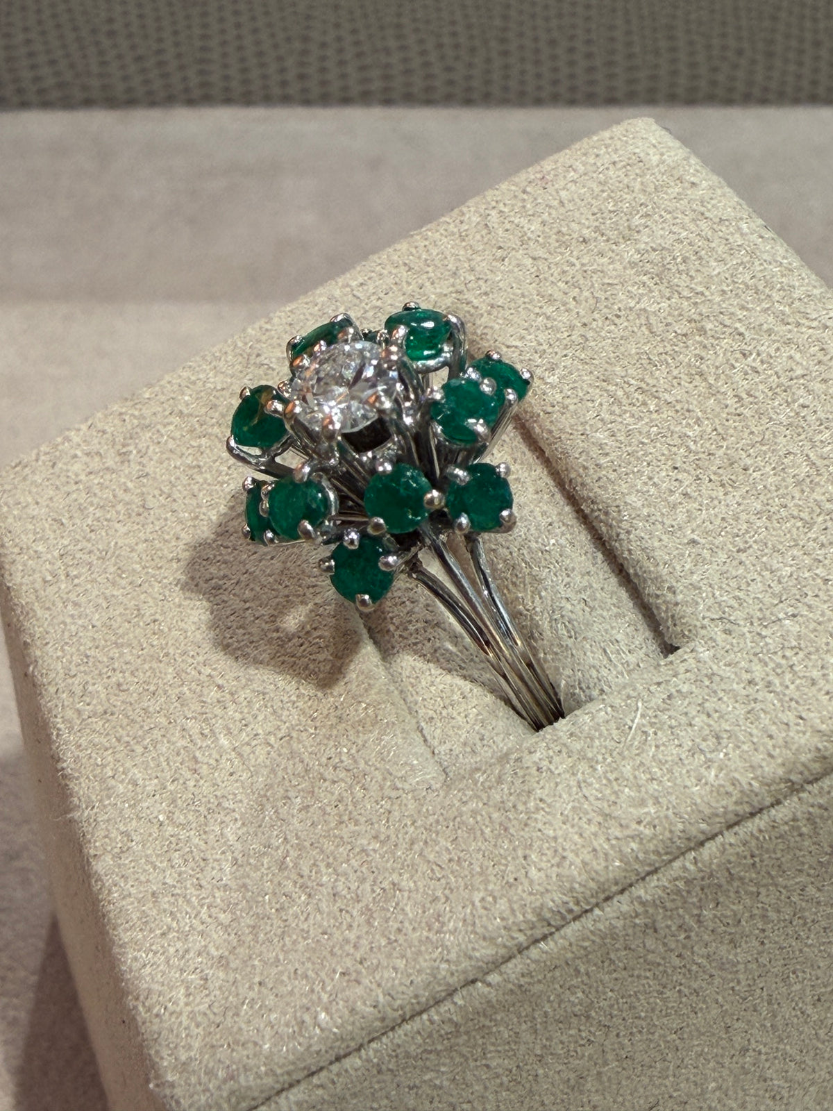 BAGUE ANCIENNE EMERAUDES & DIAMANTS
