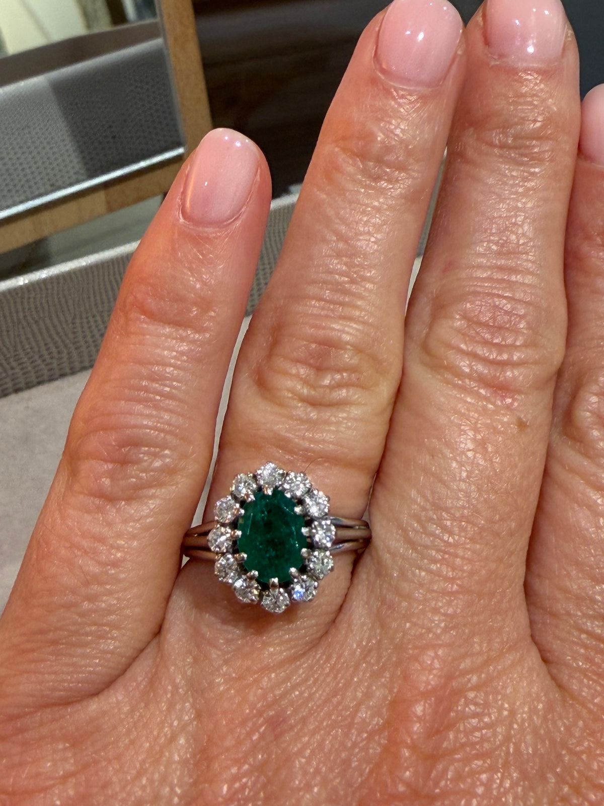 BAGUE ANCIENNE MARGUERITE EMERAUDE & DIAMANTS