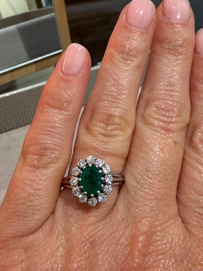 BAGUE ANCIENNE MARGUERITE EMERAUDE & DIAMANTS